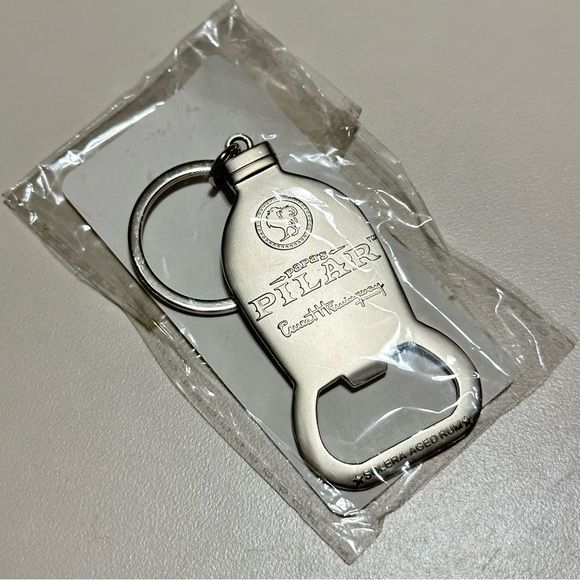 Papa’s Pilar Ernest Hemingway Rum Keychain Bottle Opener Key West - Picture 4 of 4
